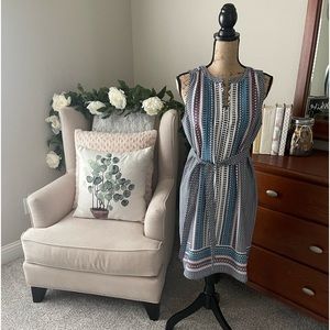 Ann Taylor ladies sleeveless dress Size medium